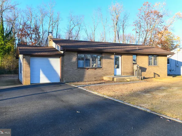 5 Jerrys Ave, Clayton, NJ 08312