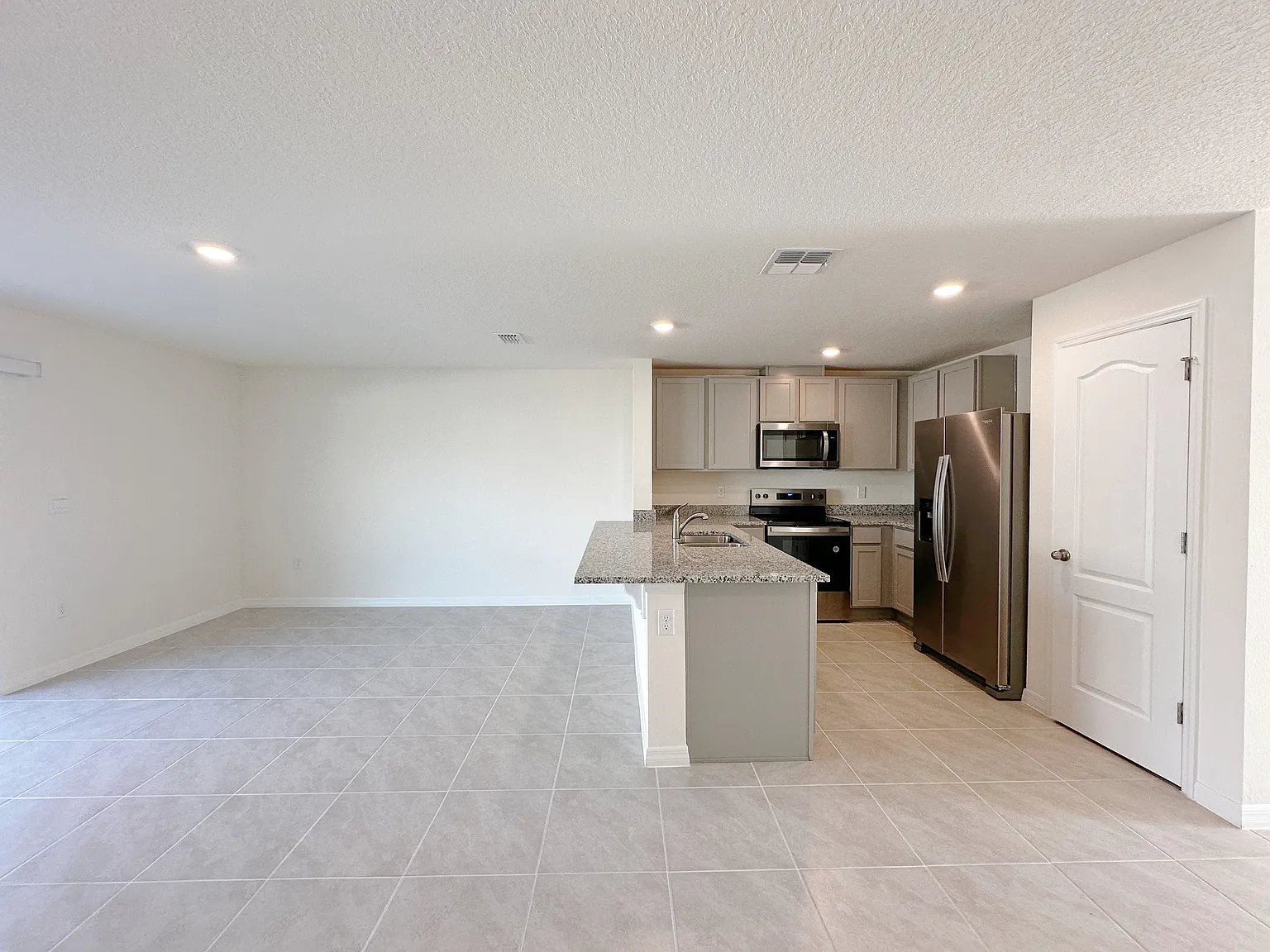 3 bed, 1463 sqft, $1,800 — Photo 4