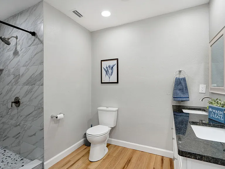4705 Hollingsworth Ave — Photo 61