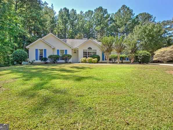 68 Winchester Dr, Sharpsburg, GA 30277
