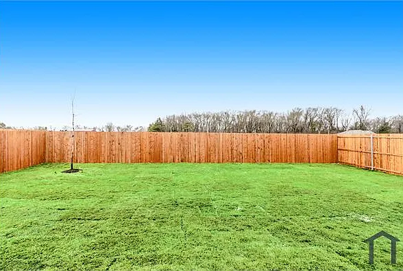 761 Richmond Dr — Photo 26