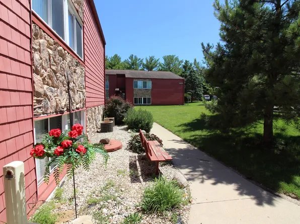 4th Street Manor, 3805-3807 W 4th St #339e48e06, Waterloo, IA 50701