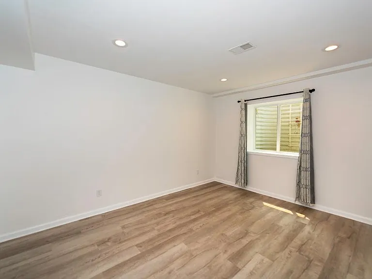 2801 Dillon Dr — Photo 32