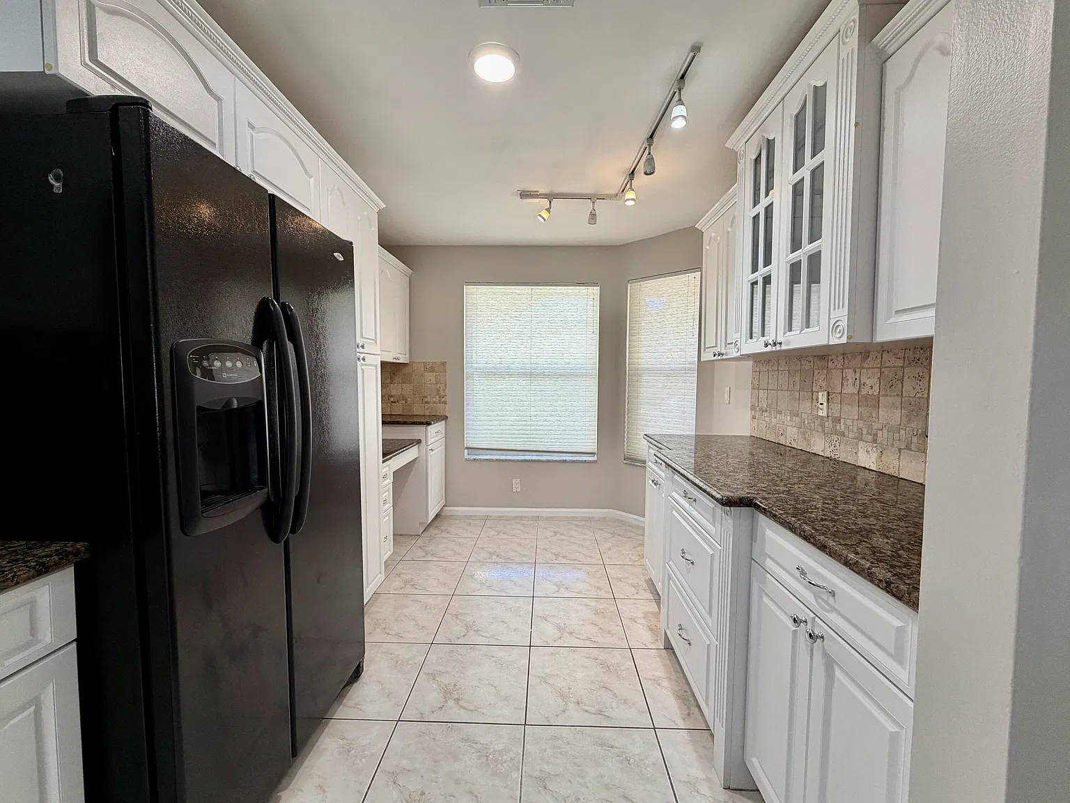 4 bed, 2.5 bath, 1554 sqft, $3,500 — Photo 4