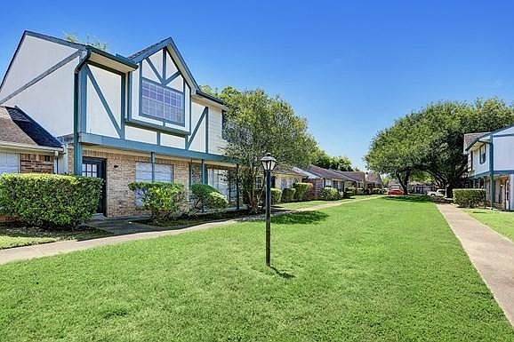 2nd image of 1205 Lyric Ln #1205