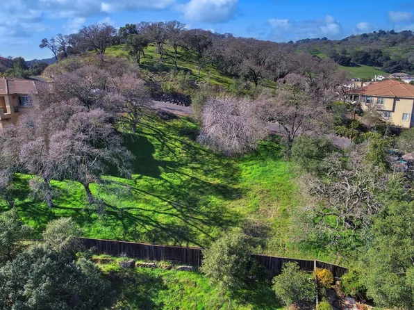 440 Knoll Dr, Fairfield, CA 94534