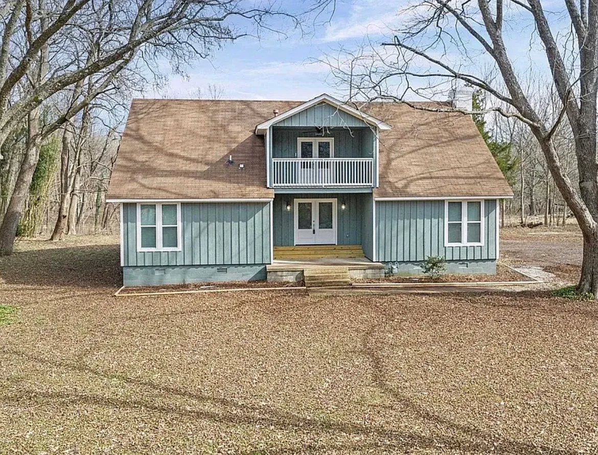 4 bed, 2851 sqft, $2,900 — Photo 1