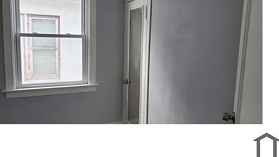 5th image of 10520 S Perry Ave