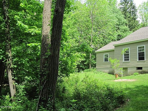 2nd image of 21 Colebrook Ln