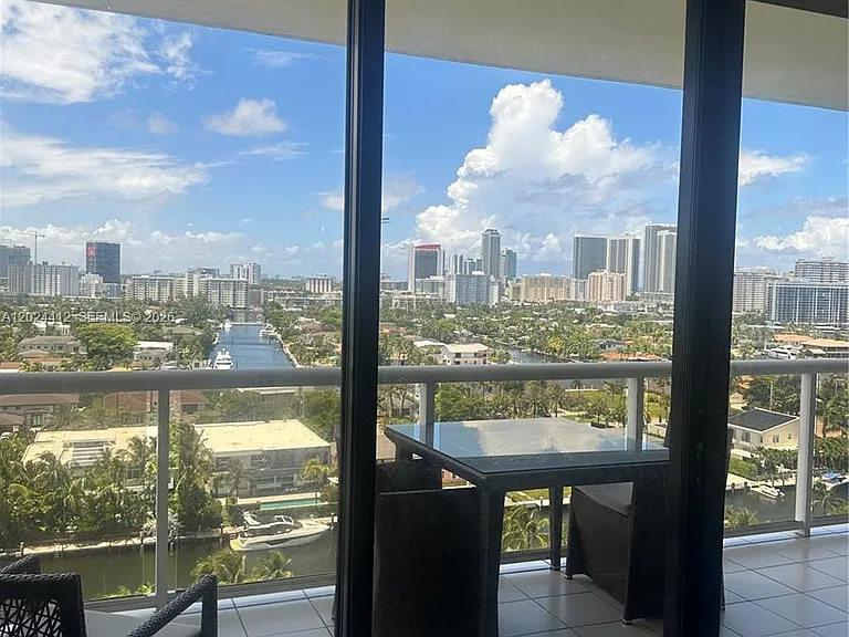 3640 Yacht Club Dr #1403 — Photo 4