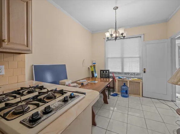 677 East 92nd Street image 7 of 10