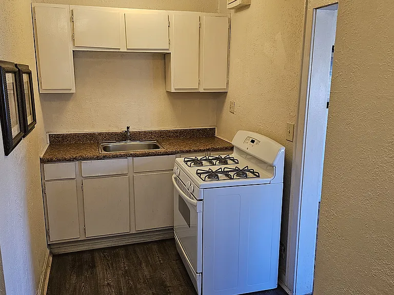 2400 Benton Blvd #203 — Photo 3