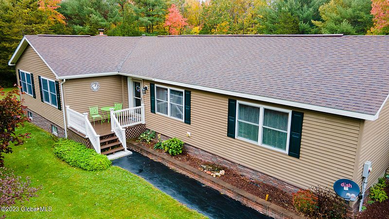 2nd image of 1110 Hillcrest Road