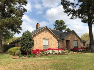 16 Windmere Dr, Texarkana, TX 75503
