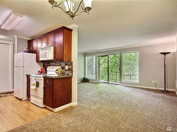 4th image of 10455 Des Moines Memorial Dr S APT N304