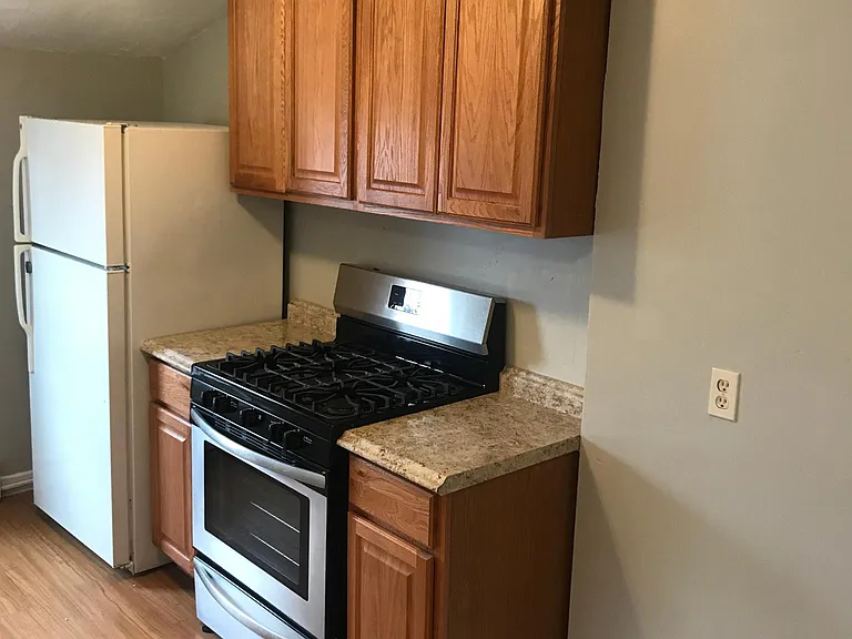 9 Linwood St #3 — Photo 1