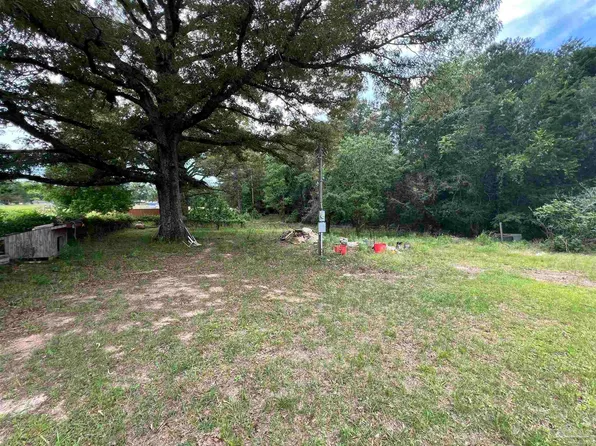 68697 Scranage Rd, Atmore, AL 36502