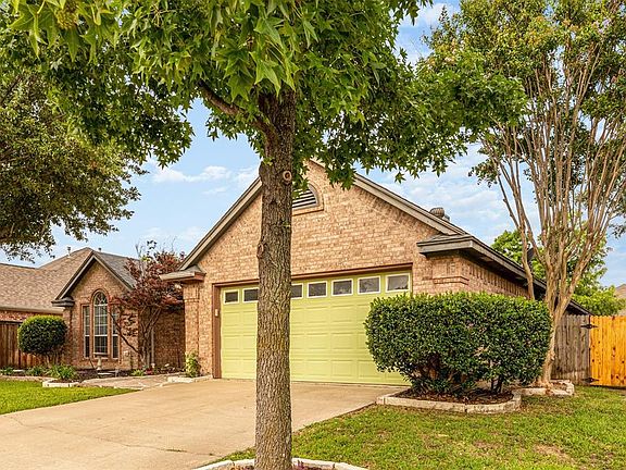 4th image of 642 W Park Dr