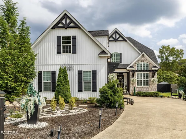 1340 Hillside Ln, Lenoir City, TN 37771