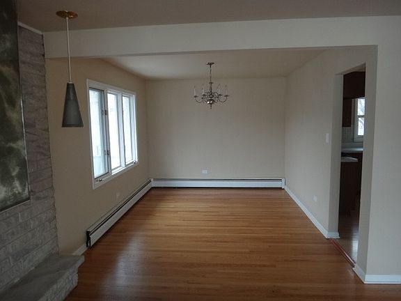 4th image of 4831 W 107th St