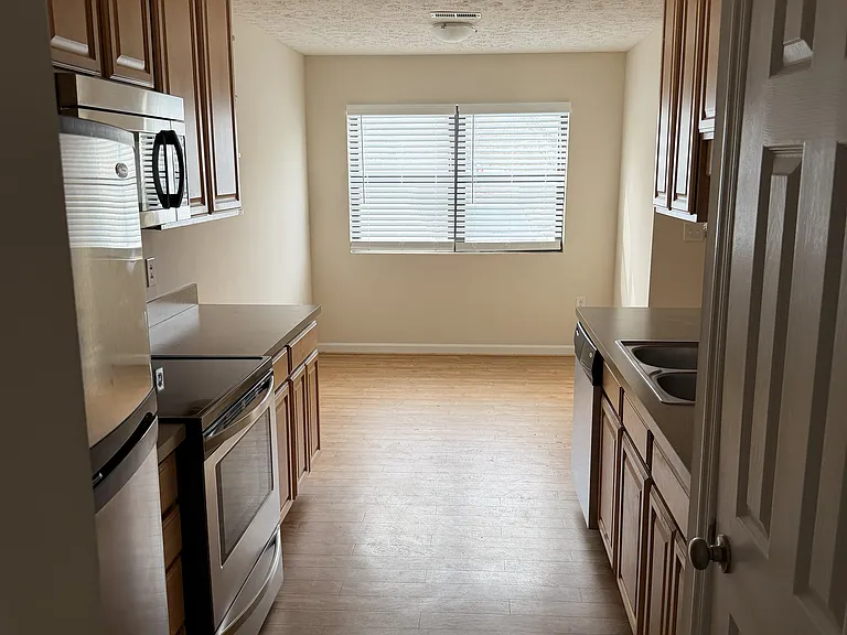 Commonwealth Senior Living at Radford — Photo 19
