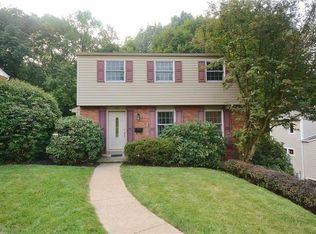 966 Vista Glen Dr, Bethel Park, PA 15102