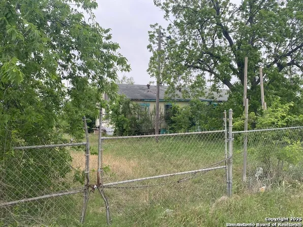 12946 Interstate 35, Von Ormy, TX 78073