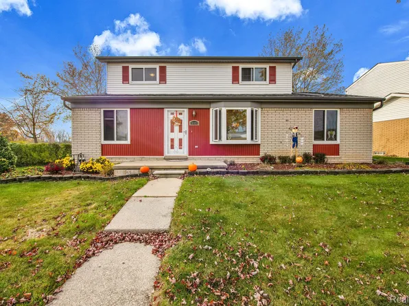 26492 Maywood St, Woodhaven, MI 48183