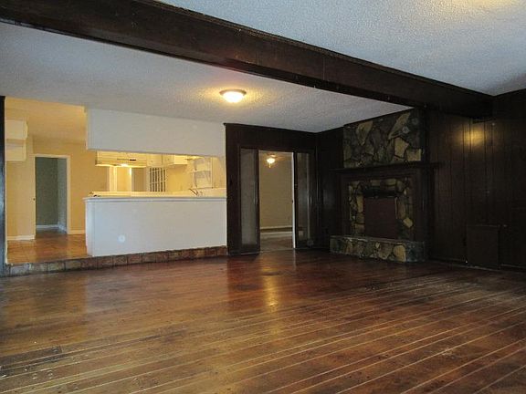 2nd image of 1749 Winfield Ave