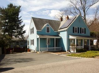 77 Nehoiden St, Needham, MA 02492