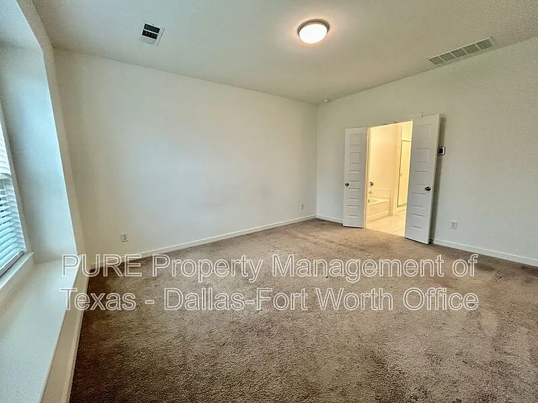 3918 Rochelle Ln — Photo 15