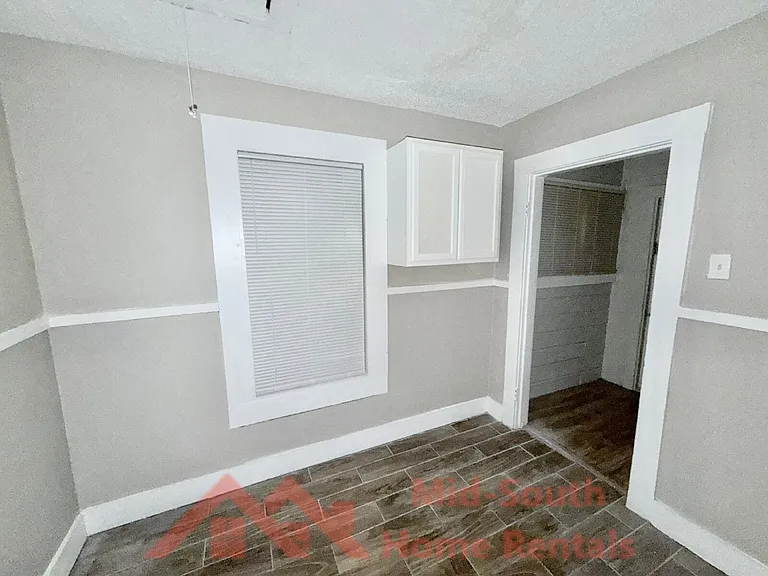 2263 Hunter Ave — Photo 10