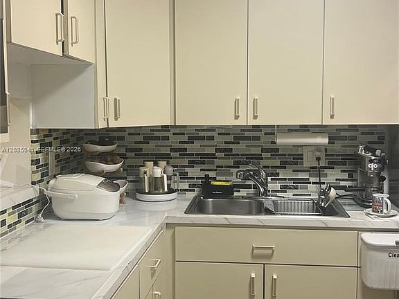 3rd image of 1480 W 46th St APT 210