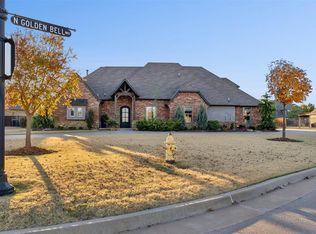 1401 N Golden Bell Way, Mustang, OK 73064