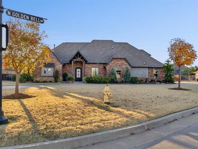 1401 N Golden Bell Way, Mustang, OK, 73064