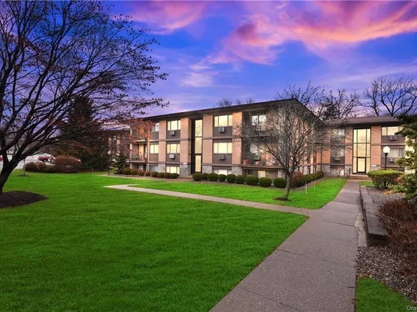 10 Oakwood Terrace #86, New Windsor, NY 12553