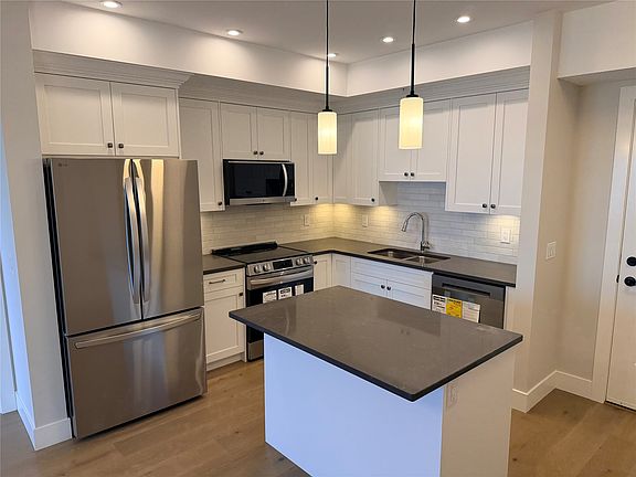 2nd image of 2171 Van Horne Dr #202