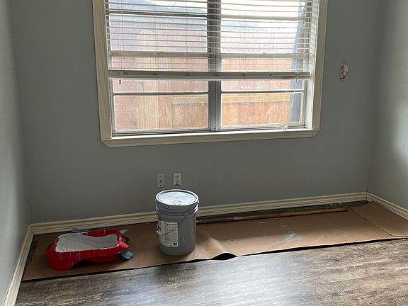4th image of 126 Oleander St