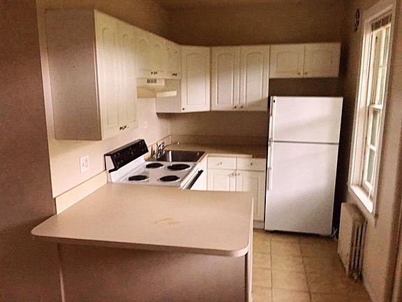 3rd image of 300 Friedensburg Rd