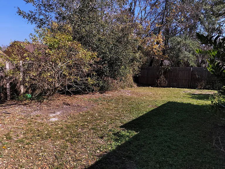 1028 McCully Ct — Photo 3