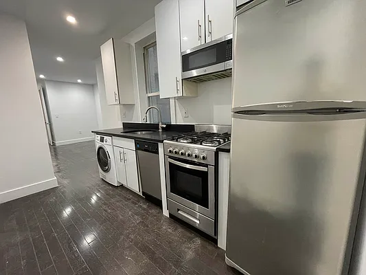 Rented by REAL New York | media 11