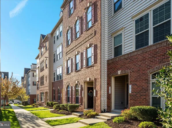 7816 Culloden Crest Ln, Gainesville, VA 20155