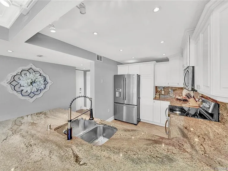 10680 S Ocean Dr #G1 — Photo 1