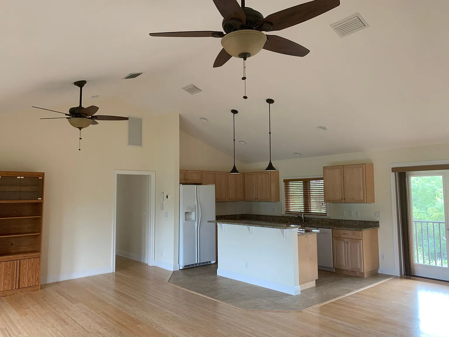 12779 Roseland Rd — Photo 2