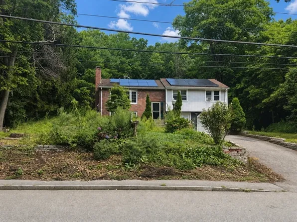 246 Pleasant St, Franklin, MA 02038