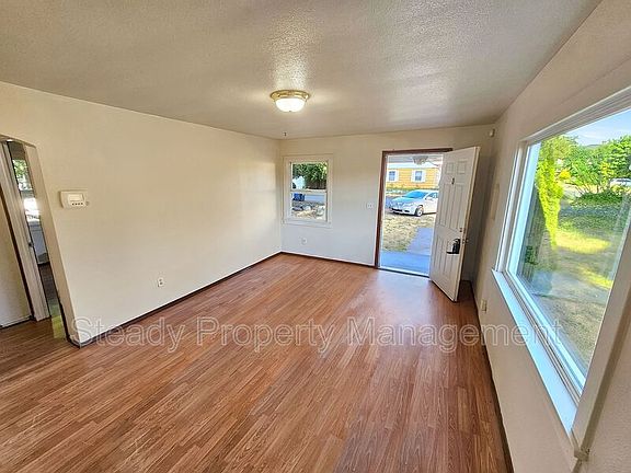 4th image of 5218 S Wilkeson St