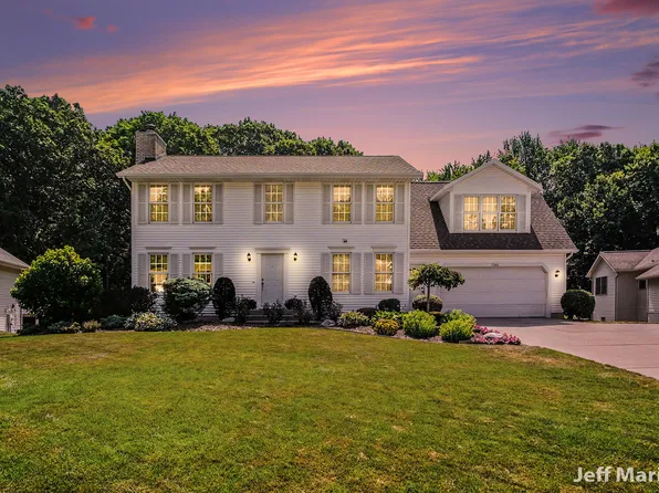7264 Tory Dr, Hudsonville, MI 49426