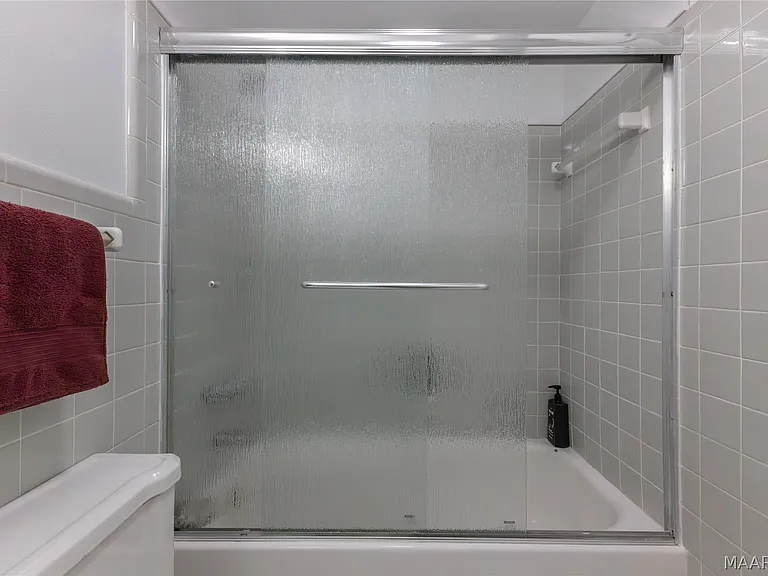 617 Wisteria Rd — Photo 29
