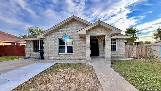 1890 Timberwood Dr — Photo 4