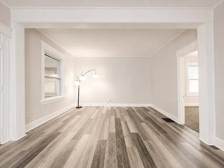 2552 Foraker Ave — Photo 5